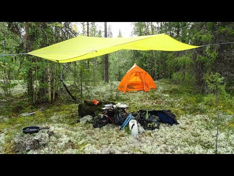 Видео: Пеше-водный поход с рыбалкой. Часть 2. Ловля хариуса. Один в глухой тайге. Уха на костре. Ночёвка.