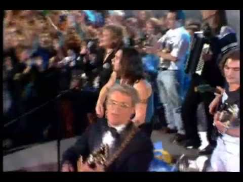 Видео: Поющие гитары vs Чиж&Co.  Russian rock 60-s vs 90-s