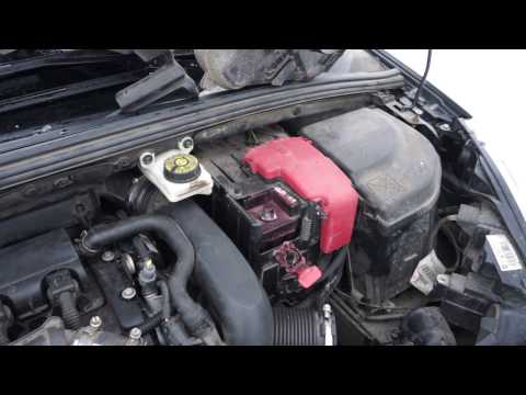 Видео: Как снять аккумулятор с Пежо 408