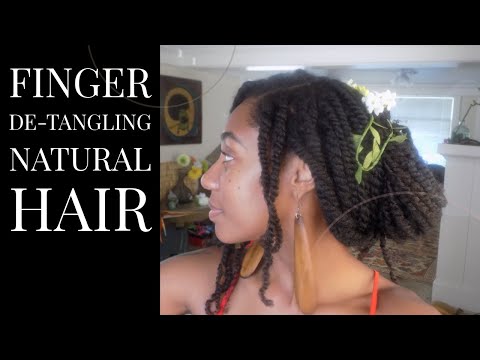 Видео: Отрастите натуральные волосы длиннее, распутывая их пальцами