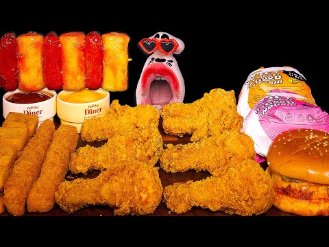 Видео: Вкусные бургеры, жареная курица, гигантские палочки из креветок! ASMR Mukbang Eating Show!