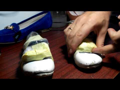 Видео: Ремонт обуви  Покраска носков