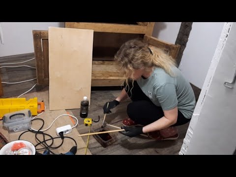 Видео: Восстановление буфета! Часть.3. шкурю-циклюю-шкурю🙈🤣 ремонт ножек.