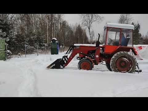 Видео: чистим снег т-25 молодец