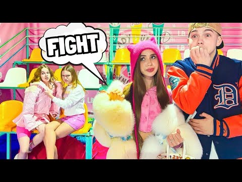 Видео: 💗 Навијачица се ЗАЉУБЉА у најбољег момка у кампусу 🥰 Dijana авантура | Нови видео Dijana