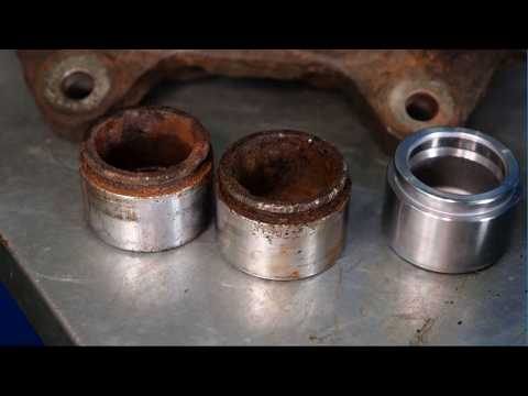 Видео: Ремонт тормозных суппортов Toyota Hilux. Автоцентр "Аквариум"