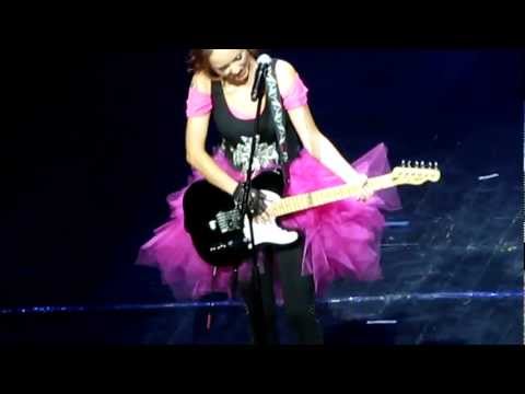 Видео: МакSим - Странница Концерт в Crocus City Hall.Москва.12.02.2012