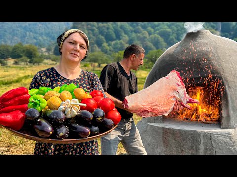 Видео: Семья Отшельников Готовит Баранину в Домашней Печи! Овощное Ассорти и Хлеб на Закуску