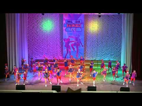 Видео: 87  Зразковий ансамбль танцю «Юність» Вечный двигатель, вечный прыгатель MOTOR FEST LEVEL UP 2019