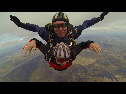 Видео: Прыжки с парашютом на аэродроме Первушино Уфа
