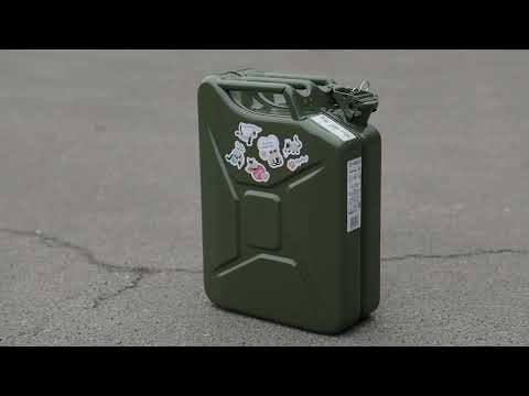 Видео: ОПАСНО заправлять бензин в бутыли : канистра vs бутылка / Как хранить бензин правильно
