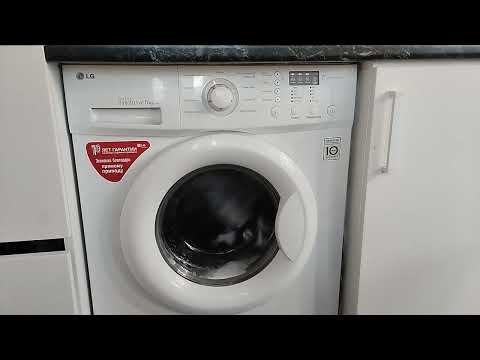 Видео: Стирка чёрных вещей на Lg f1068ld: хлопок быстро 30°С 1000об/мин
