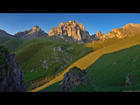 Видео: Поход на гору Шишки. Верхняя Балкария. Вход в пещеру.