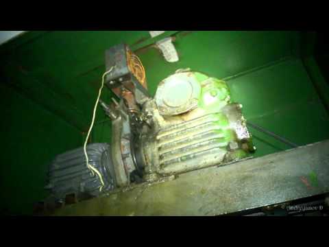 Видео: Старенький малогрузовой лифт