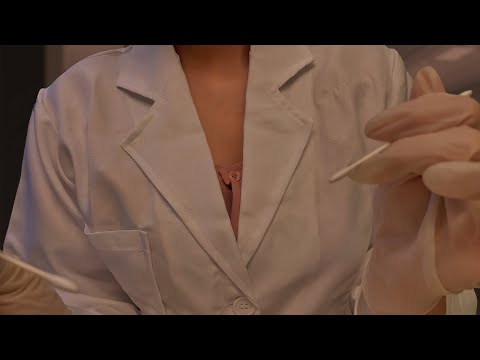Видео: Дружелюбный врач снимает прыщи с вашей кожи головы.👉👈ASMR