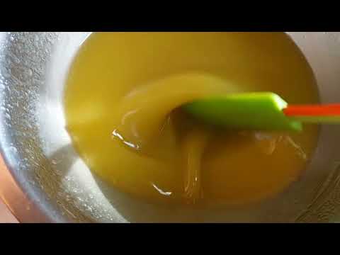 Видео: Варю мыло из оливкового и кокосового масел