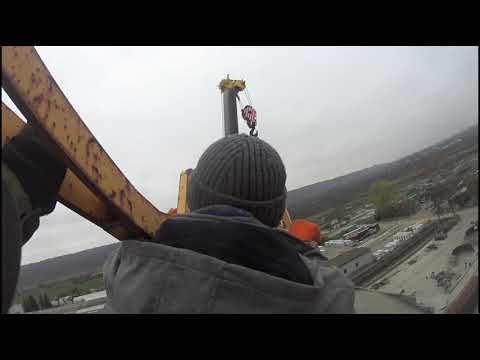 Видео: монтаж и выдвижение , башенный кран liebherr 90 , вид на ивано-франковск