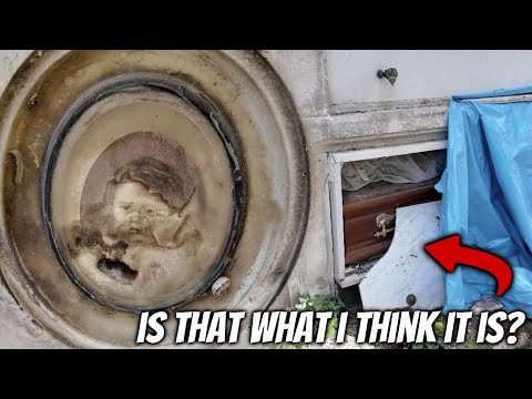 Видео: Шокирующая находка на крышке этого гроба — Поджореале, Неаполь. Часть 3 🇮🇹