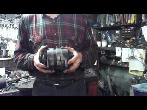 Видео: Установка генератора на Nuffield, замена динамо-машины