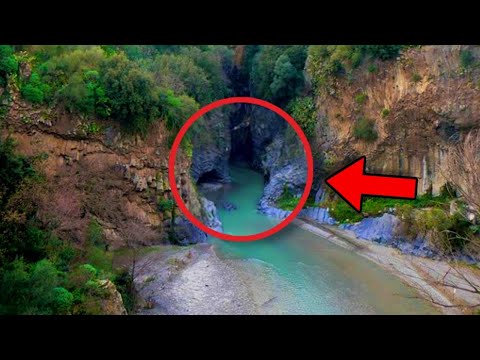 Видео: Одно из удивительных мест на планете!  И как оно появилось?Италия, Сицилия, вулкан?