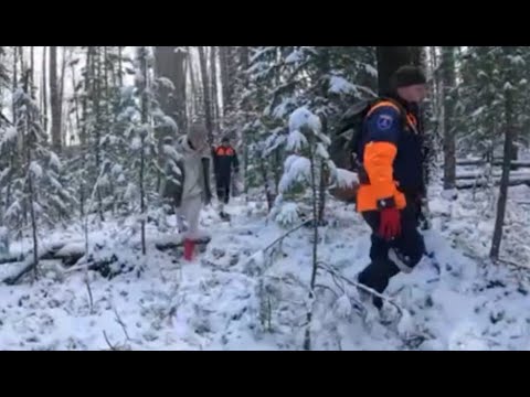 Видео: Волонтёры из Хакасии участвуют в поисках пропавшей семьи туристов