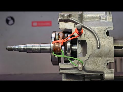 Видео: Yamaha Jog — Часть 7: Установка коленвала и монтаж подшипников с сальниками