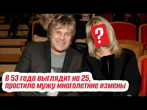 Видео: Жена Алексея Глызина, с которой он 35 лет вопреки изменам. В 53 года она выглядит потрясающе