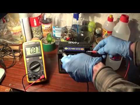 Видео: Заливка электролита в Тюменский аккумулятор 6МТС-9.