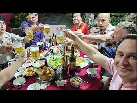 Видео: Купить одежду оптом из Вьетнама. Стоковая одежда купить.