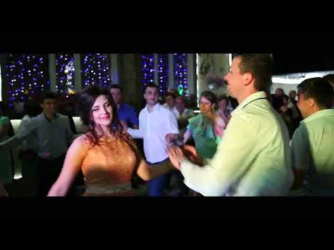 Видео: Петр Петкович исполняет на свадьбе песню - Sevgim