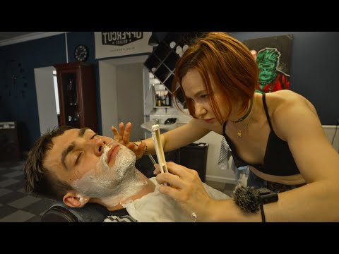 Видео: Розслабляюче Королівське Гоління з Рудоволосою Барбершою Катею