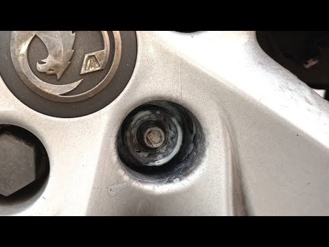 Видео: Как снять гайки-секретки колеса Vauxhall