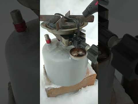 Видео: Тестируем Примус Мотор-Сич ПТ-2. Запуск и работа в зимних условиях.