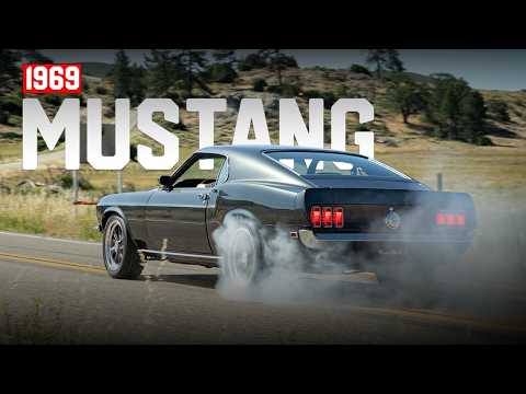 Видео: Ford Mustang Fastback RestoMod Ride-Along 1969 года (347-тактный двигатель, 5-ступенчатая коробка...