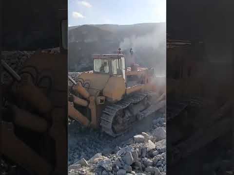 Видео: Сегодня после ремонта на работу вышел самый большой бульдозер на дороге «Бузнаса нух» т-500.