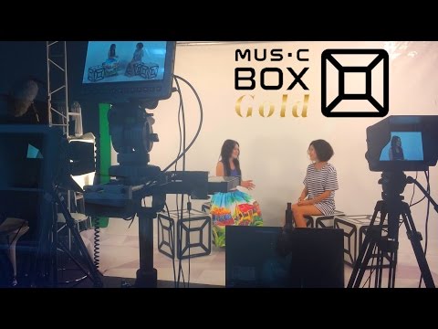 Видео: Дина Гарипова в прямом эфире у Швец ("Music Box Gold", 1 августа 2016)