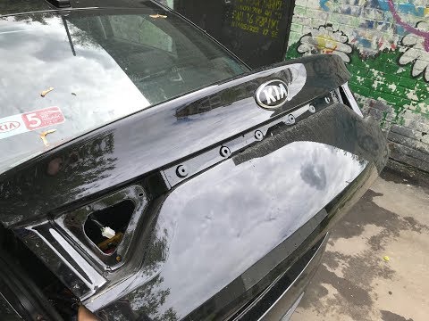 Видео: Снятие светоотражателя крышки багажника Kia Rio 4