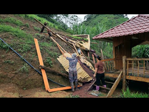 Видео: Столкновение со штормами и внезапными наводнениями | Дом, который рухнул после бурной ночи