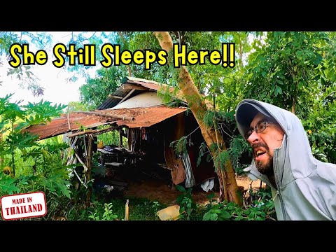 Видео: Она всё ещё спит в этой хижине | Реальная жизнь исан в сельской местности Таиланда