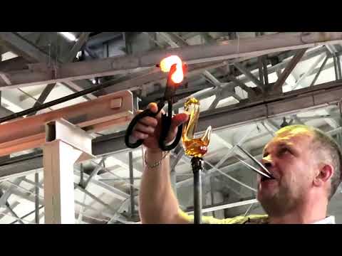 Видео: Гутное стекло в Русской Академии Ремесел