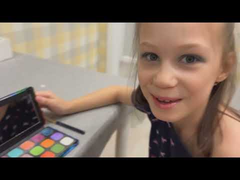 Видео: Проблема с коленом / Расхламление детской комнаты /  Детская верхняя одежда