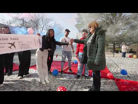 Видео: XII B с покана за БАЛ към г-жа Мария Стоянова