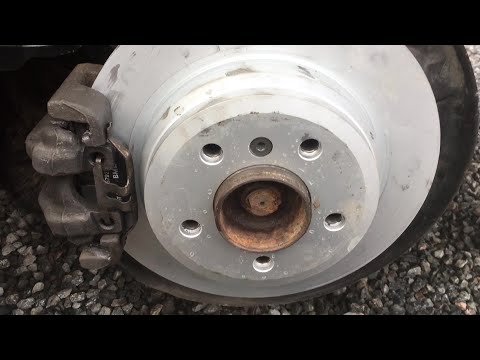 Видео: Замена задних тормозных дисков BMW F30