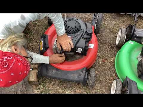 Видео: Счастливого вторника!!! Спасибо, ветераны!!! Четыре газонокосилки из металлолома за 60 долларов. ...