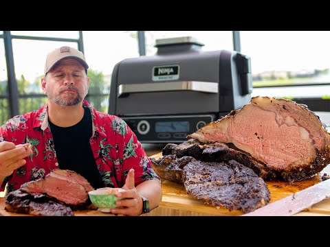 Видео: Копченая говяжья вырезка в травяной корочке с чесночно-хреновым сливочным соусом на гриле Ninja W...