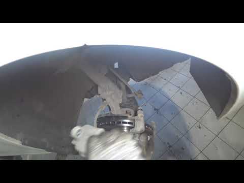 Видео: Хендай солярис Hyundai Solaris меняем тормозные колодки диски