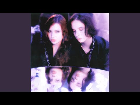 Видео: глаза цвета зари