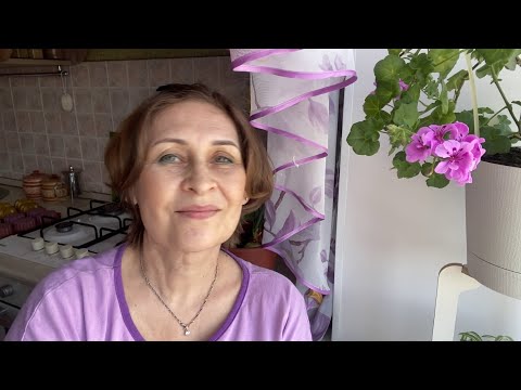 Видео: Вторая подставка для цветов подошла отлично. Пересадка, подсыпка. Пеларгония в цвету.
