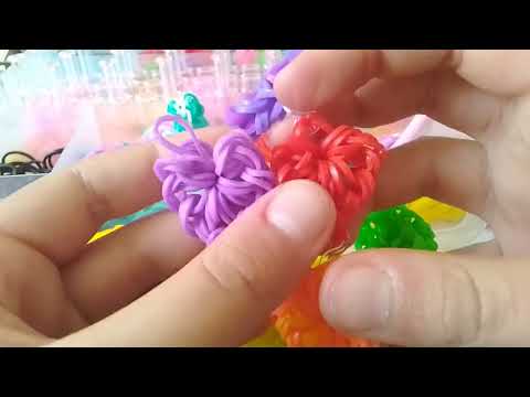 Видео: Как плести сердце из резиночек❤️.