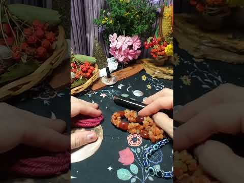 Видео: КАК ЗАЩИТИТЬ СЕБЯ ОТ ПЕРЕХВАТА. КАК СДЕЛАТЬ ЗАЩИТНУЮ КРАСНУЮ НИТЬ с заговором.  